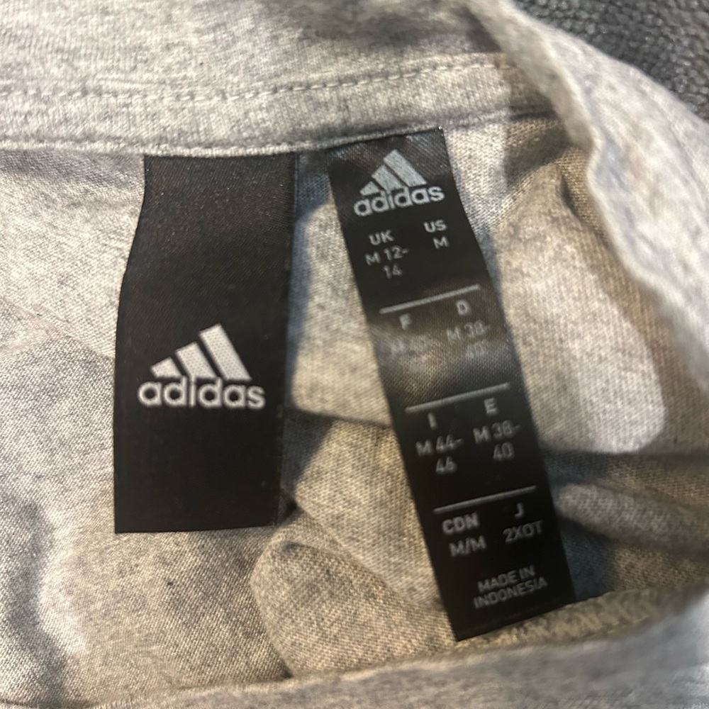 Adidas Embroidered Tee - Picture 3 of 4